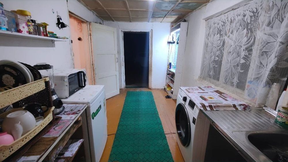 Hovli uy sotiladi 8sotu