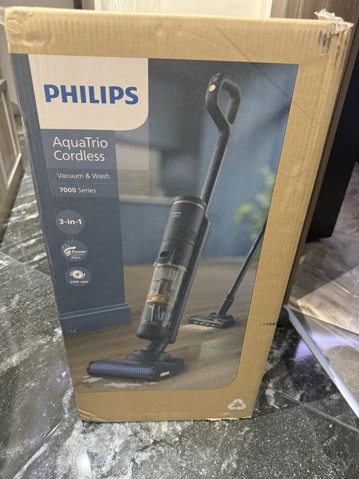 Вертикална прахосмукачка за сухo и мокро почистване Philips XW7264/11