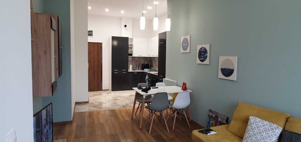 Дава се под наем Двустаен апартамент в София, Витоша - 65 кв.м за 400 € - Снимка #1