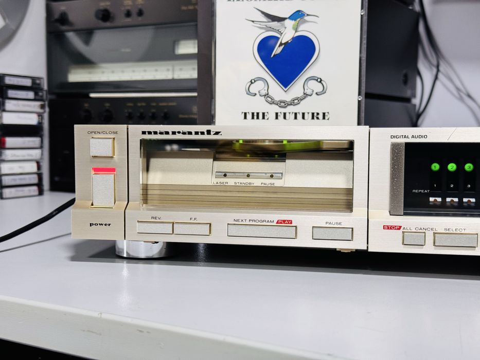 CD-player de colecție MARANTZ CD-73,sunet si design deosebit, 8 kg !