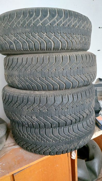 235/65 R17 Goodyear