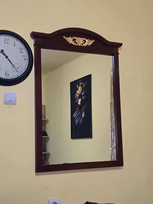 Vând oglinda rama lemn cireș