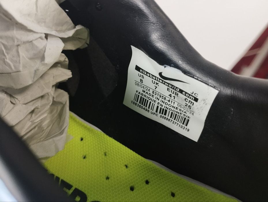 Футбольные бутсы Nike Mercurial Vapor 10. Размер между 40-40.5. Новое