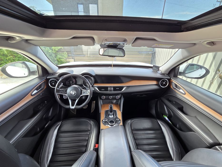 Alfa Romeo Stelvio 280 CP, 4x4, 2.0 benzina