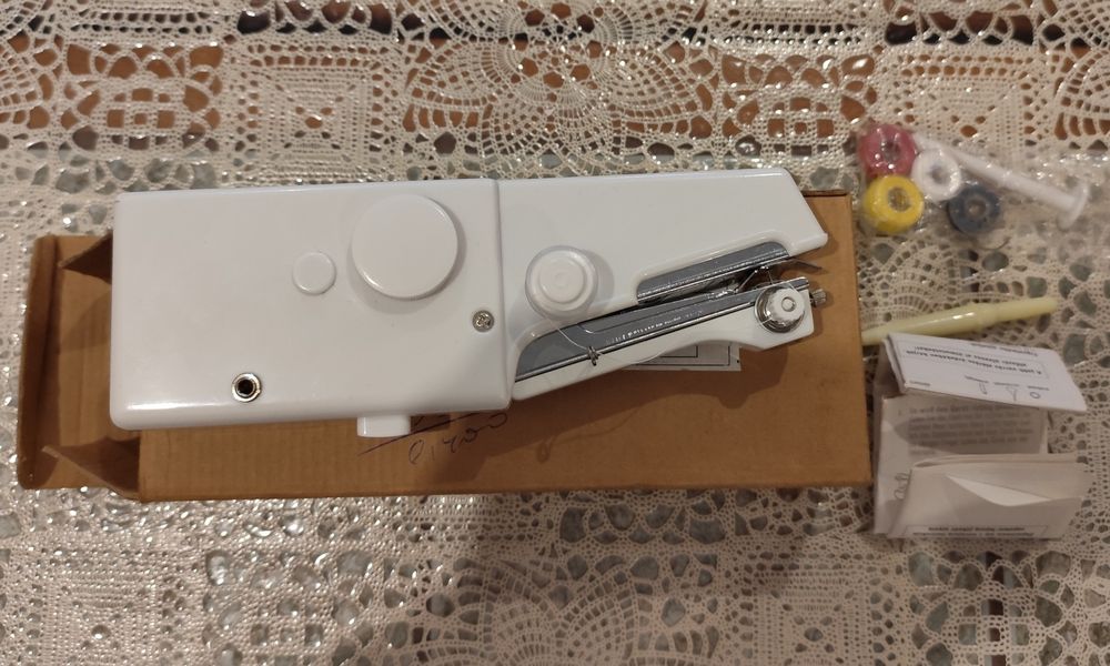 Ръчна шевна машина