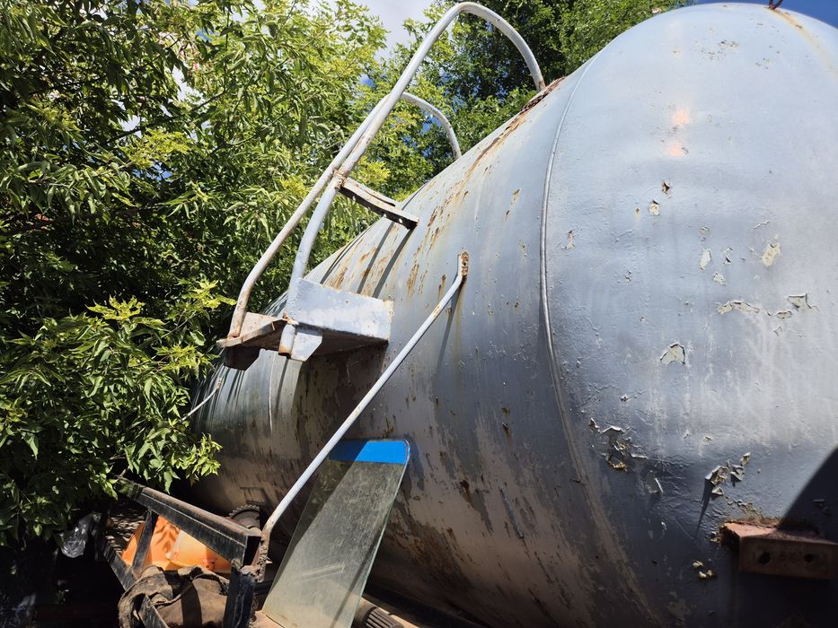 Продам бочку 10 кубов.