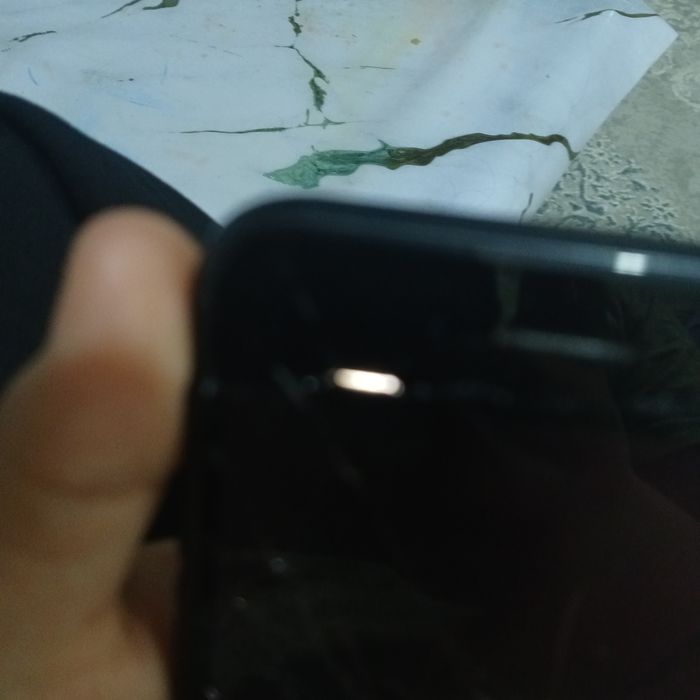 IPHONE.       SE