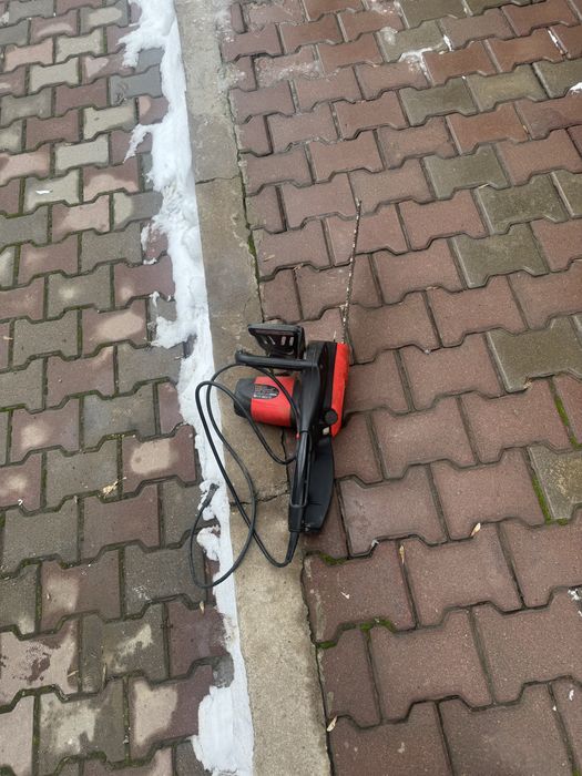 Электро пила в отличном состояний