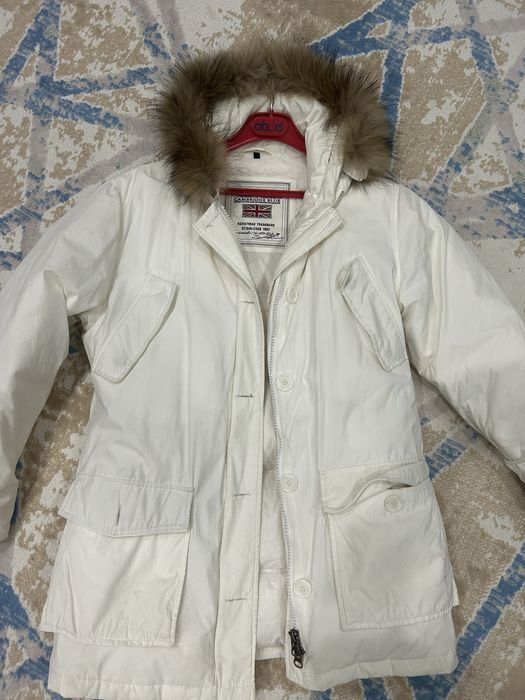 Куртки пуховики тренчи