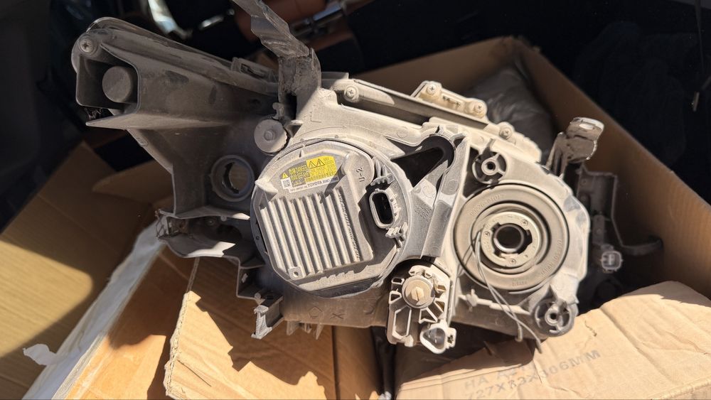 Фары  ксенон оригинал камри 55