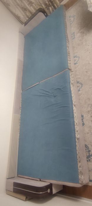 Продается раскладной диван в отличном состояний.