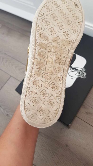 Guess &Desa 40N,в отлично състояние