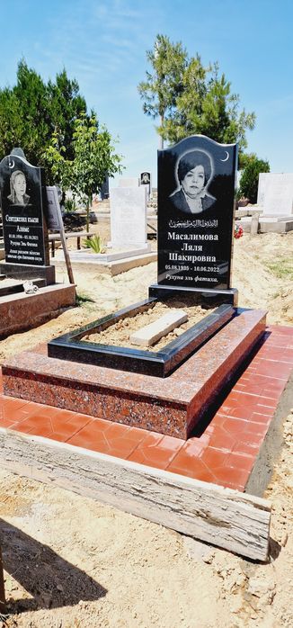 Памятники из черного гранита габбро