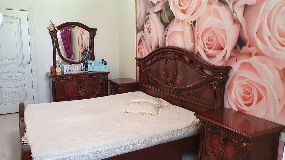 Продам спальный гарнитур