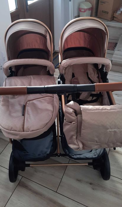 Количка за близнаци