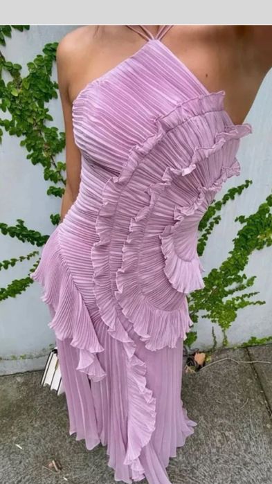 Нежна ,стилна рокля