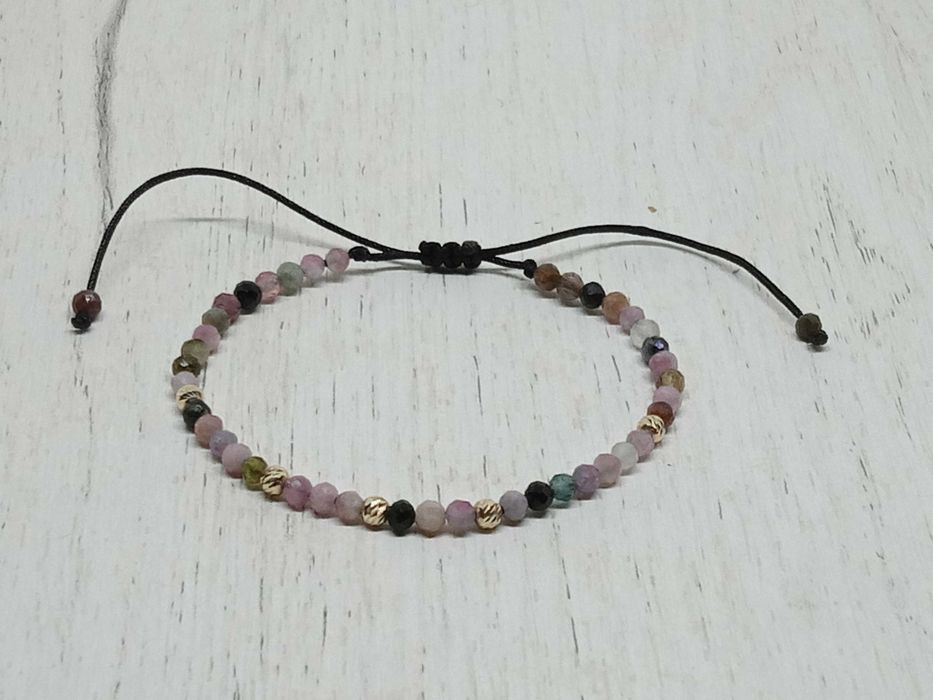 Гривна с Турмалинови фасетирани скъпоценни камъни и 14K златни топчета