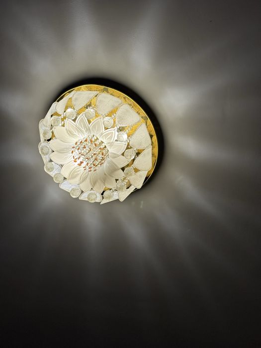 Продаю люстру б/у