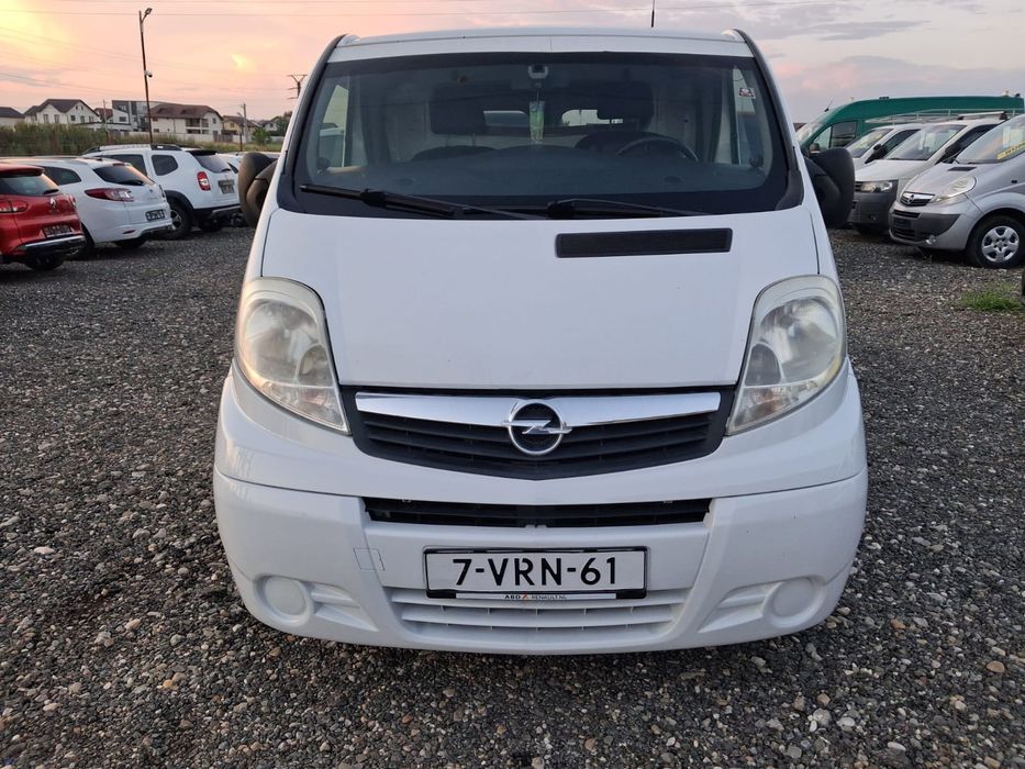 Opel  Vivaro ( Renault Trafic)