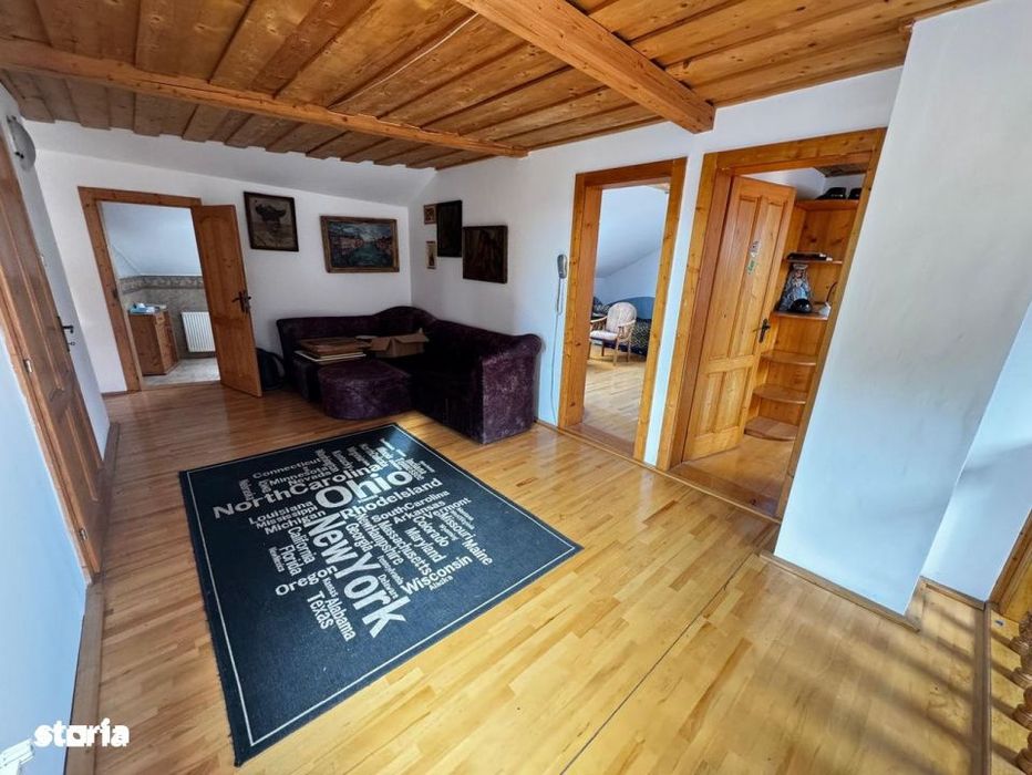 Casa spatioasa cu mansarda  zona Titulescu