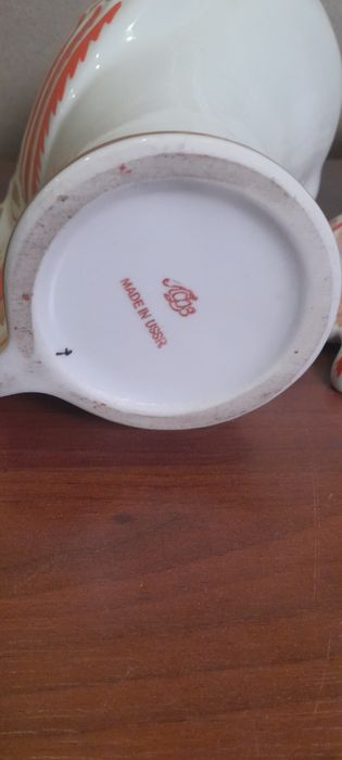 Графин красный петух