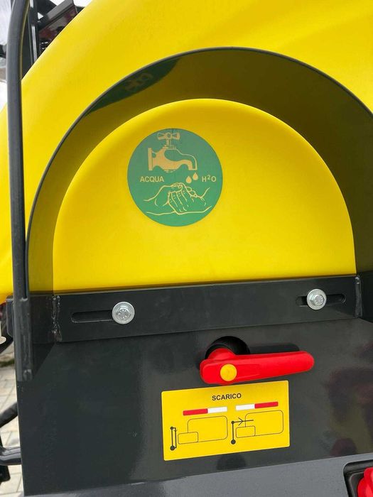 Masina erbicidat tractata CUISER 3000- RICOSMA(Italia)