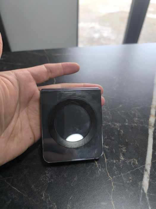 Срочно продам Samsung Galaxy z flip5