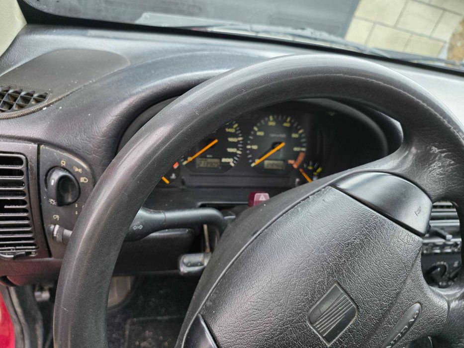 Продавам кола seat ibiza