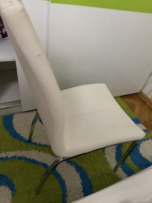 Стабилен трапезен стол