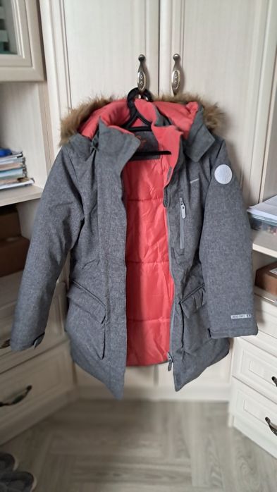 Продам куртку женскую