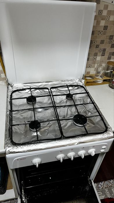 Продам газ плиту