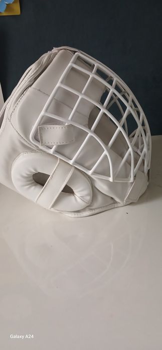 Продам шлем для карате