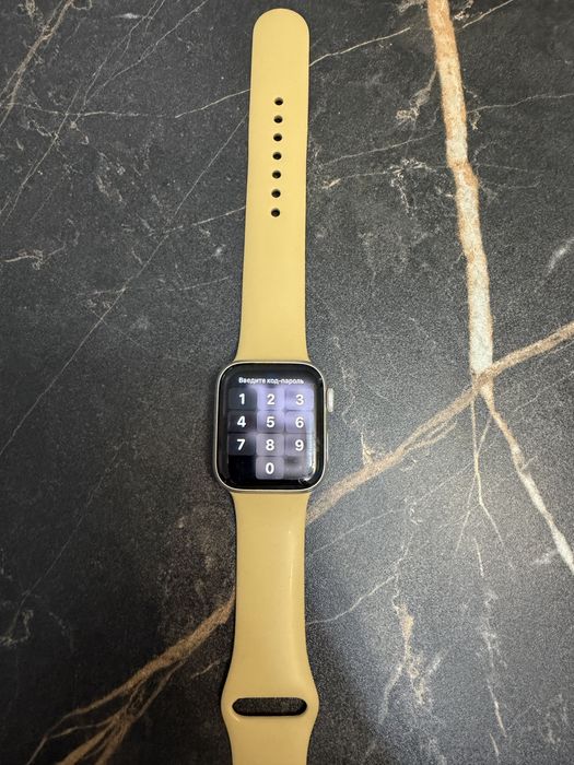 Apple Watch SE 40 мм