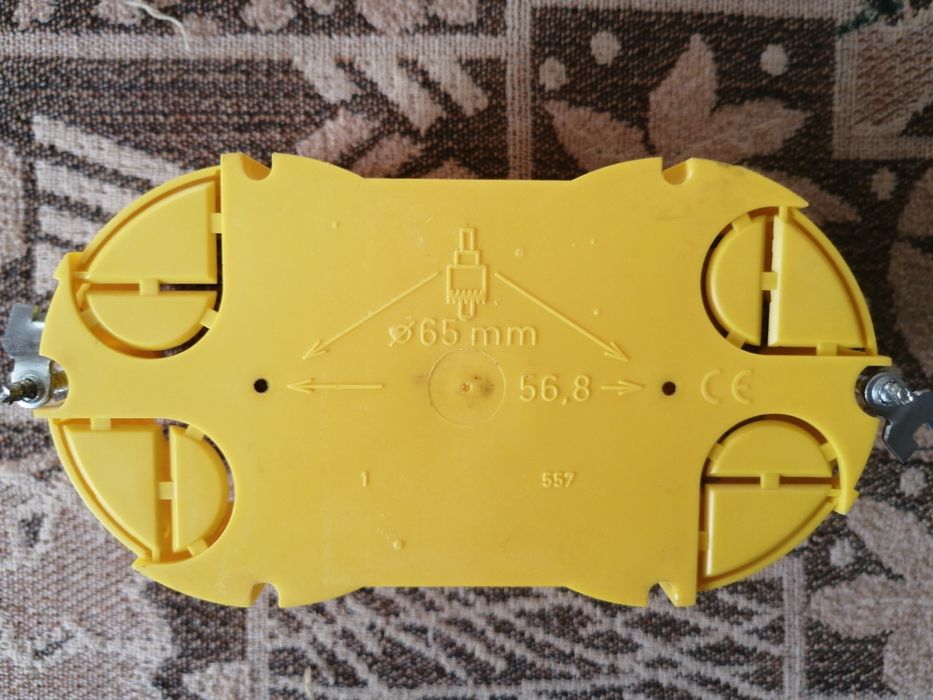 Подрезетники Legrand