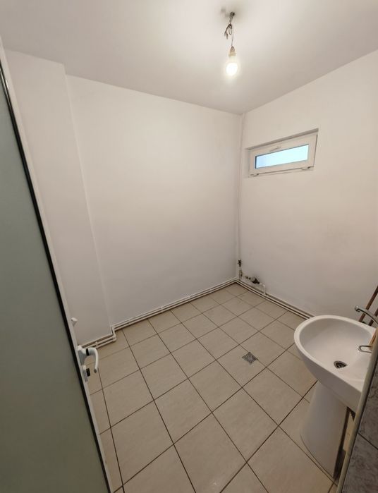 Închiriere spațiu comercial