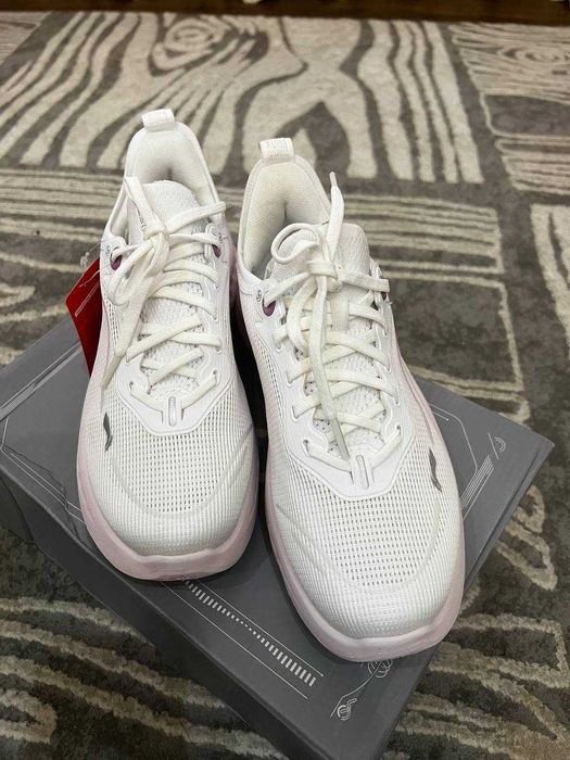 Original Li-Ning krossovkasi — 2026-yilgi yangi model (Ayollarga)