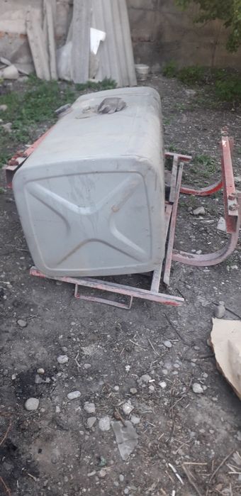 Продам б/у бак 600л