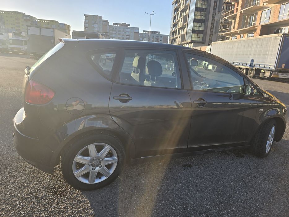 Vând Seat Alteea