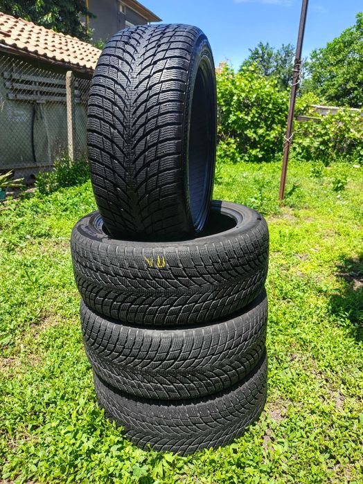 Гуми  235/45/18 4бр. Nokian