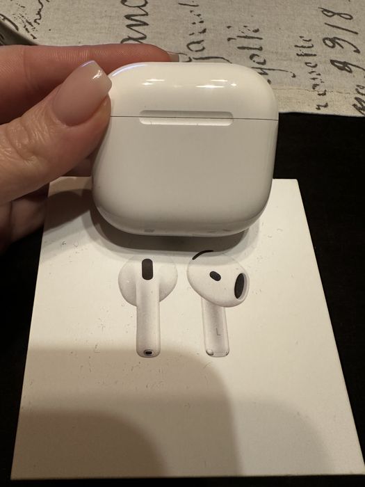 Aplle Air Pods 4