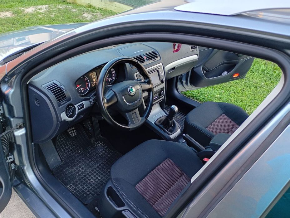 Skoda Octavia 2 full