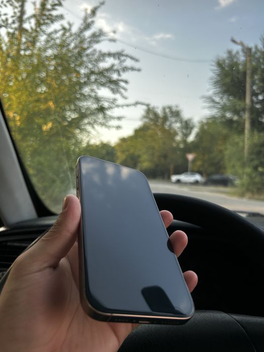 Продам Iphone 16 pro max