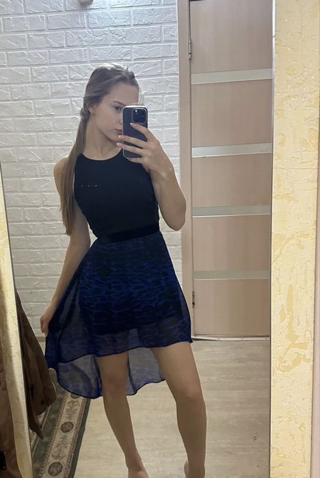 Отдам платье со шлейфом