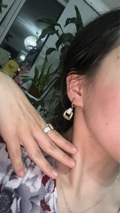 Алтын комплект сатылады срочно