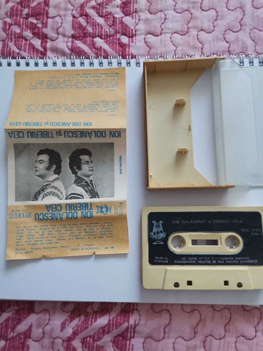 Vand casete audio vechi