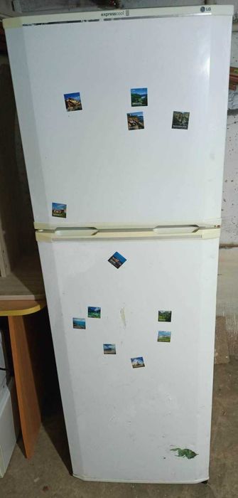 Продам современный , рабочий  холодильник в хорошем состоянии .