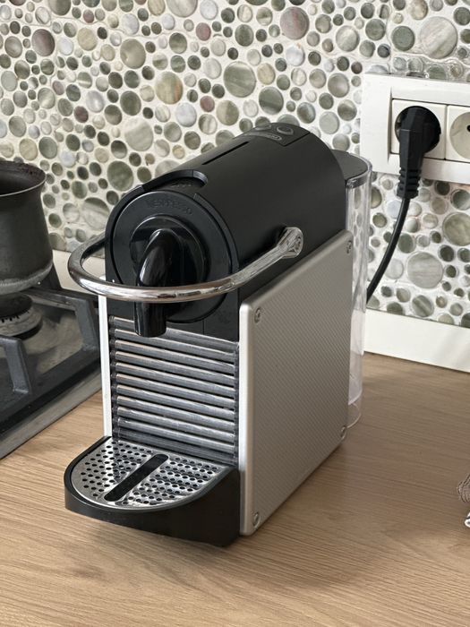 Espressor Nespresso Pixie by DeLonghi