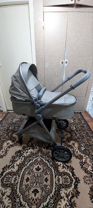 Продается коляска в хорошем состоянии использовали не долго.