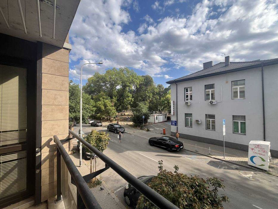 Двустаен апартамент под наем срещу парк „Свети Никола“