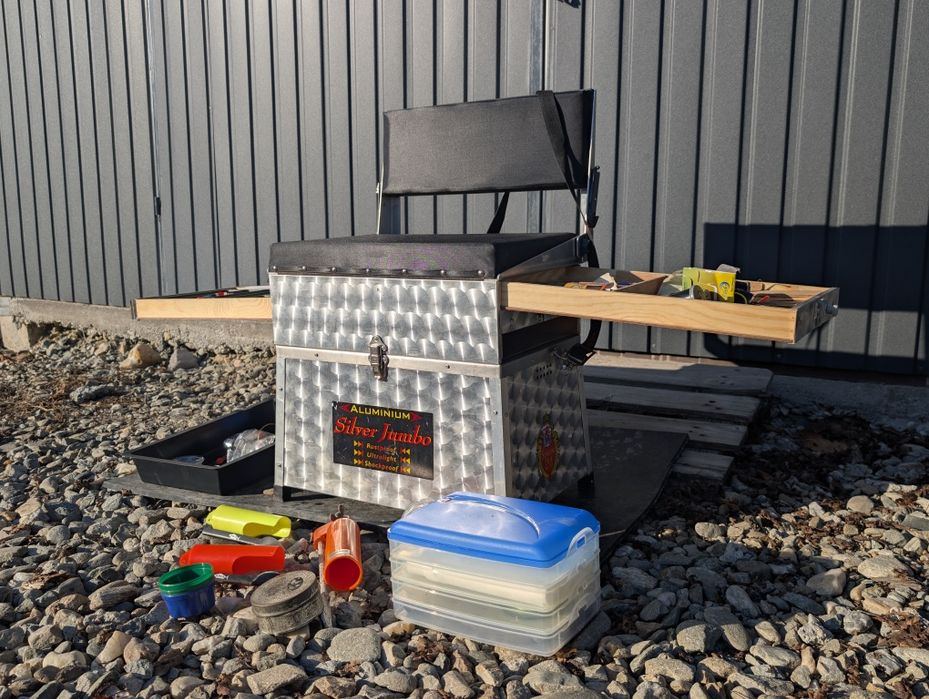 Scaun pescuit cu sertare si lada